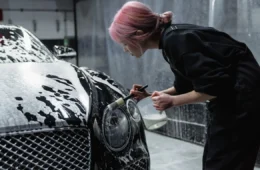Errores Comunes al Lavar Tu Coche que Dañan la Pintura